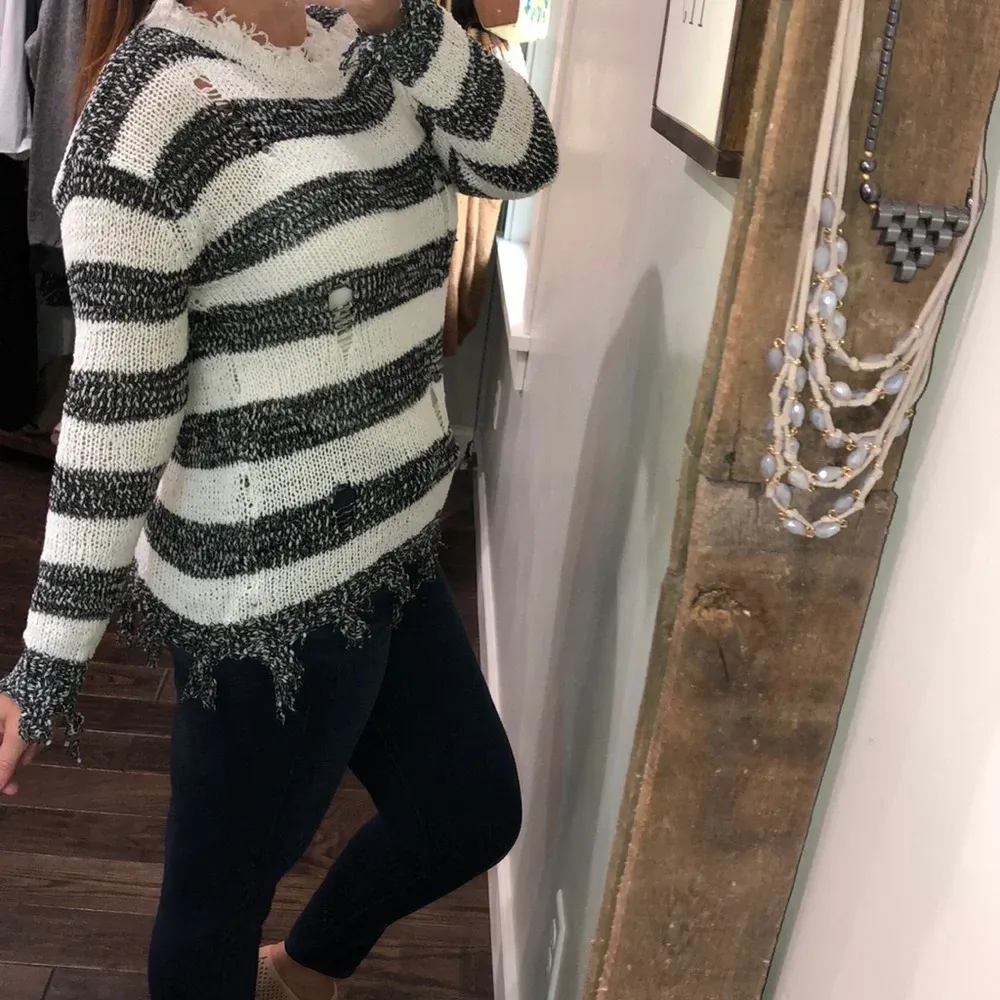 HONEY Belle small adorable boho fringe sweater - Image 2