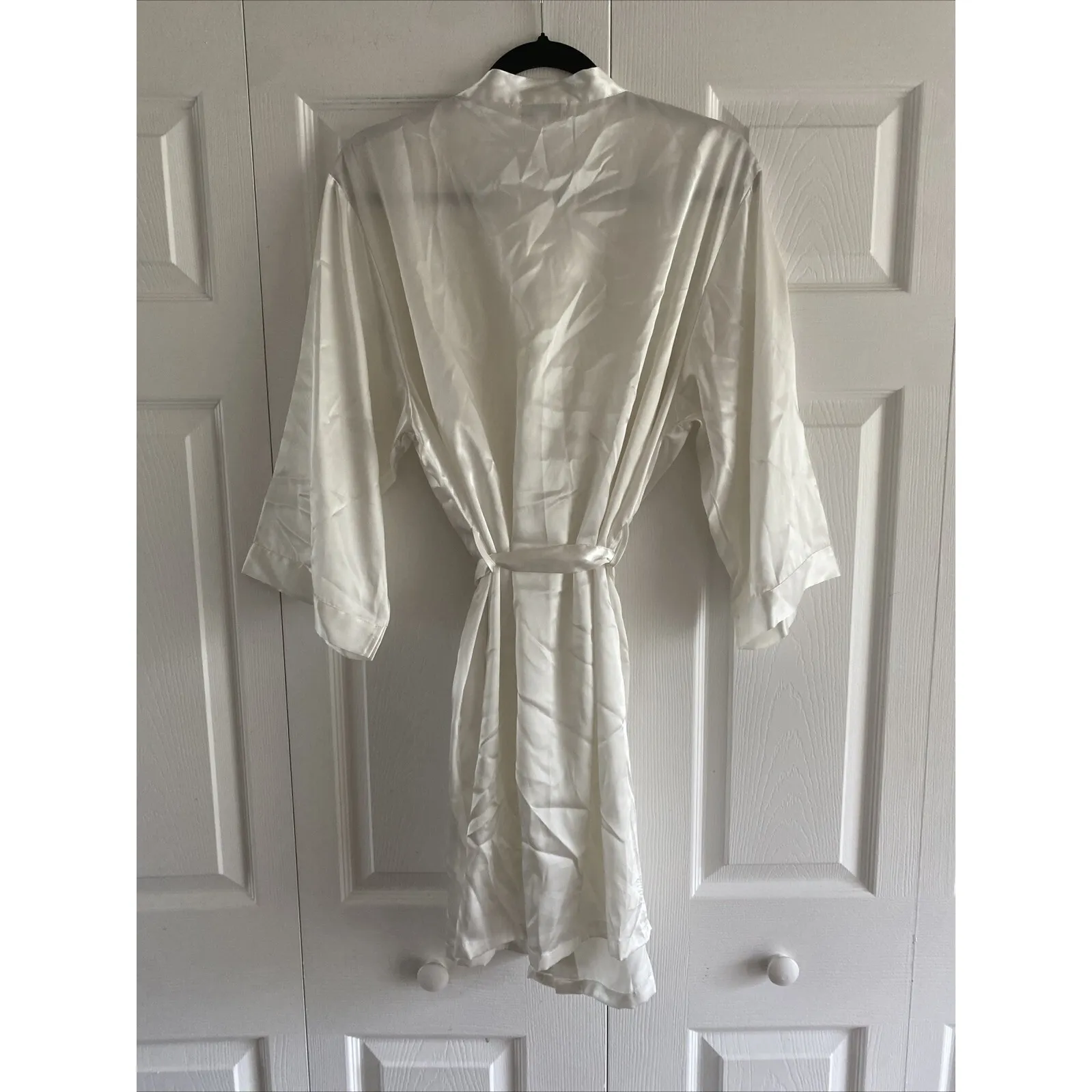 Nine and Company Womens XL Pearl White Silky Robe with Tie Long Sleeve Bridal - Image 5