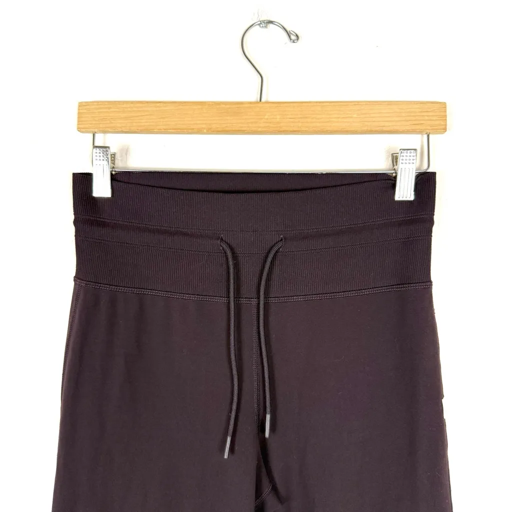 Vuori Daily Jogger in Dark Cherry - Image 6