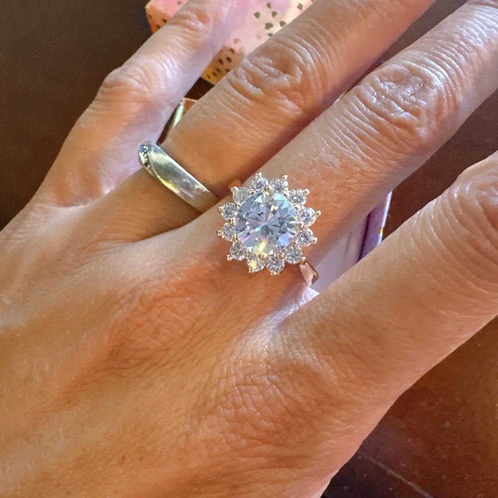 Emma Madison 18kt gold over sterling silver crystal diamonds Flower Ring Sz 8 - Image 10