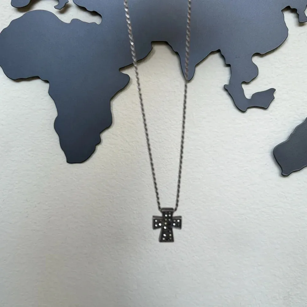 Sterling silver chain and cross necklace - Image 6