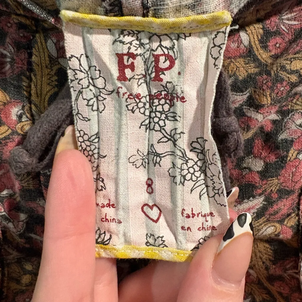 Free People Boho‎ Print Shorts - Size 8 - Image 3