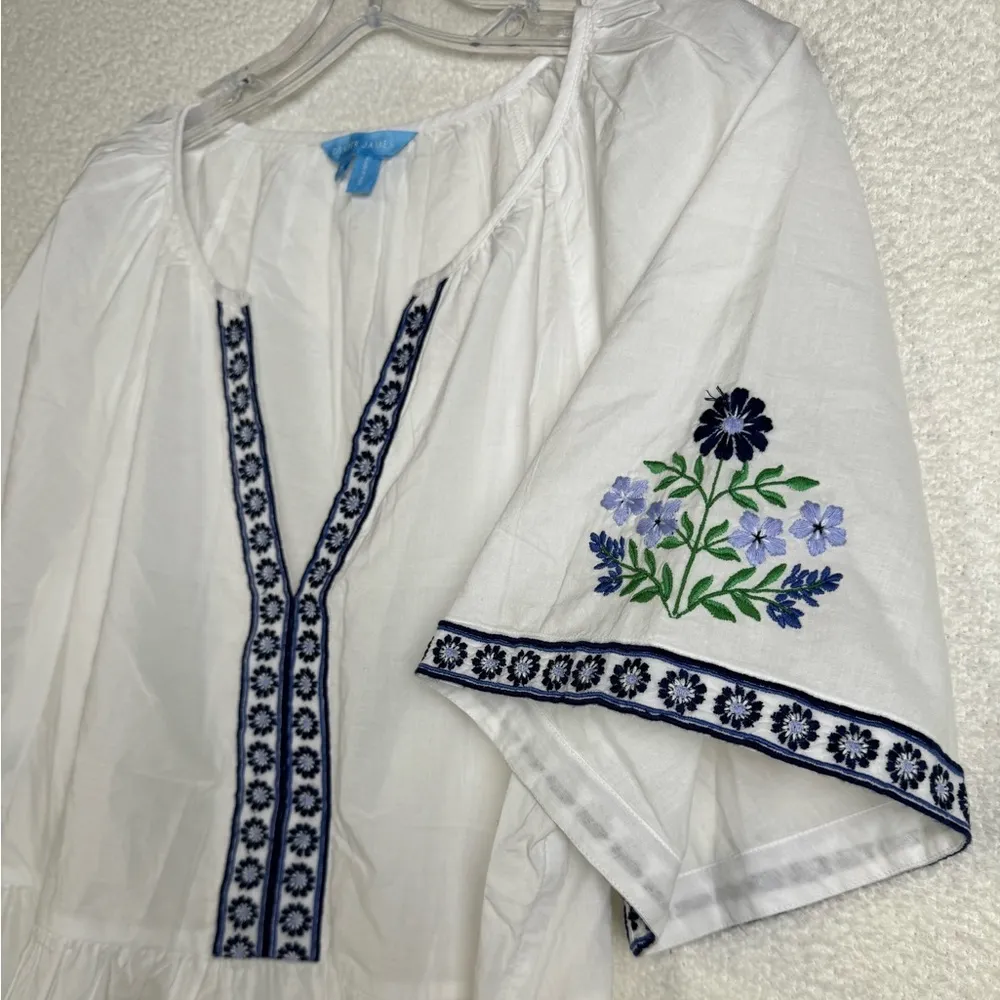 Draper James Short Sleeve Embroidered Top Size M - Image 4