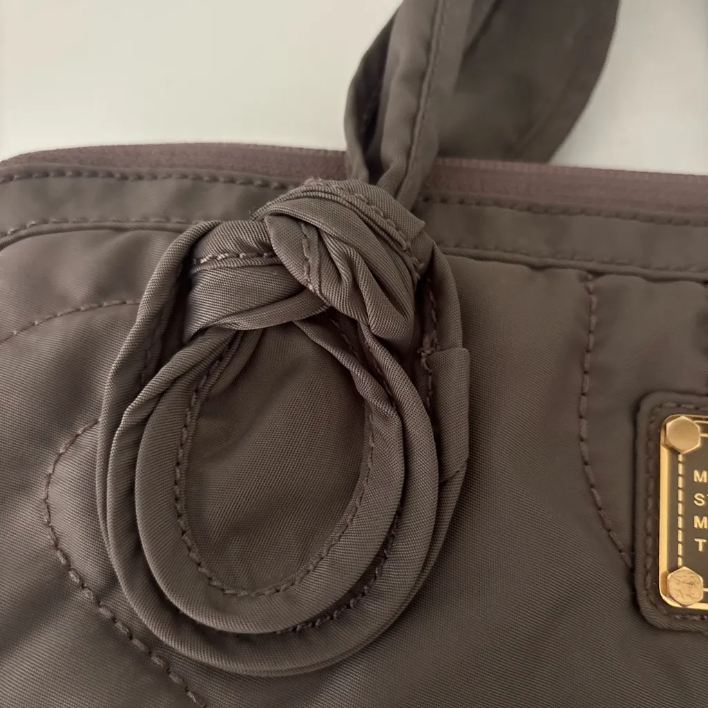 Marc Jacobs Taupe Quilted Bag - Image 5