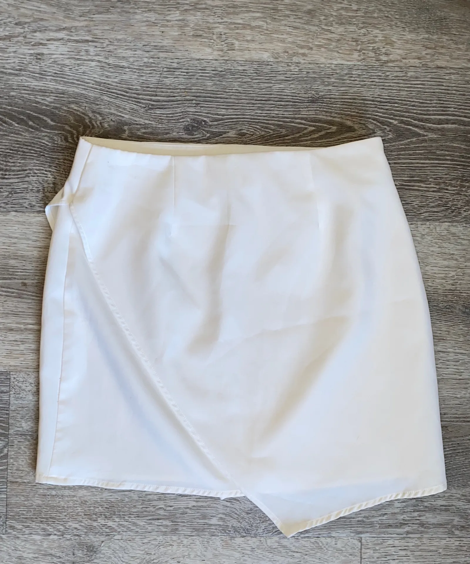 Tobi White Mini Skirt - Image 2