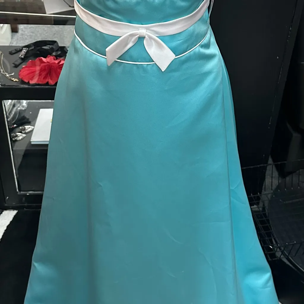 Size 2 Alfred Angelo pool/Ivory  color - Image 8