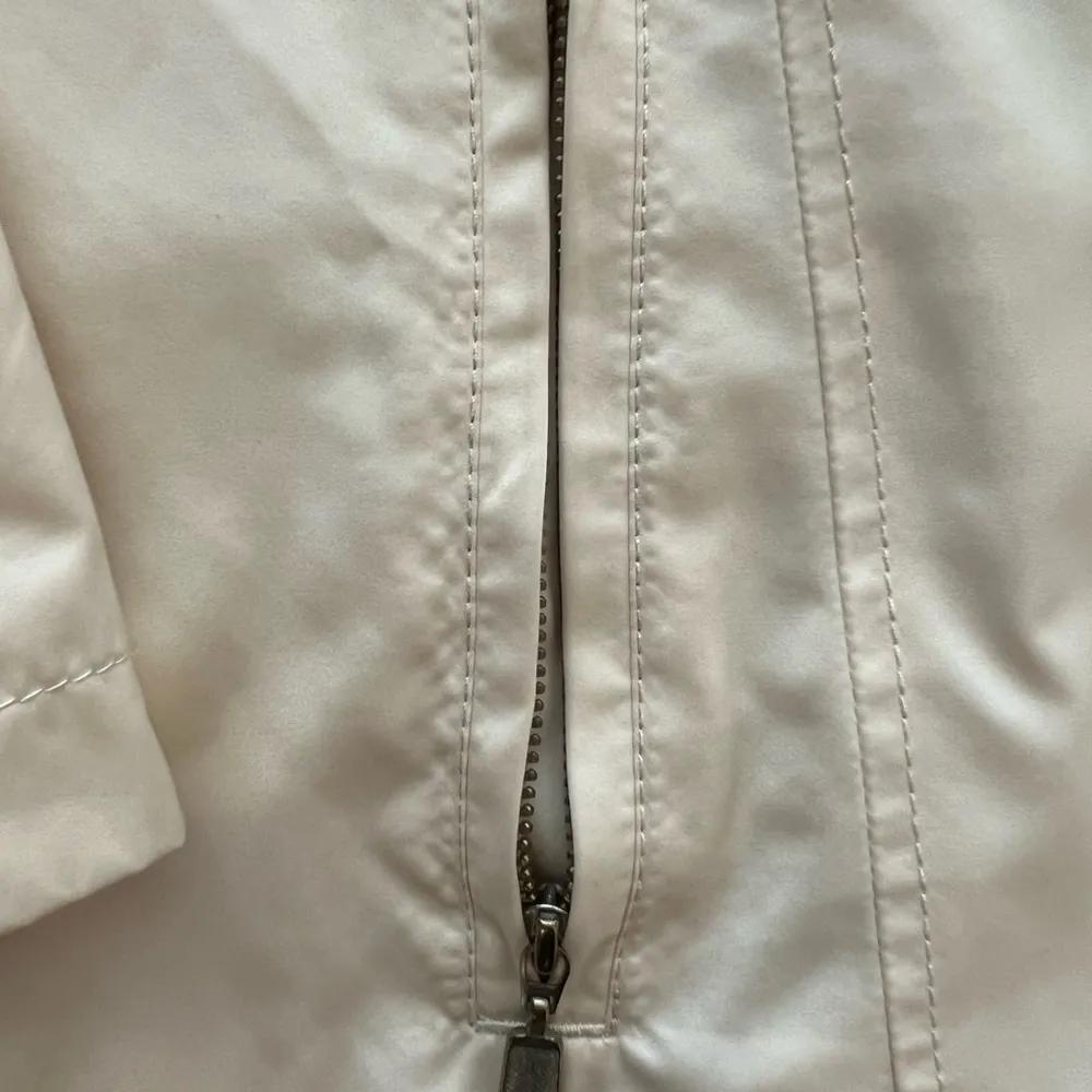 Zenergy by Chicos windbreaker, light rain jacket. Size: Chicos 2, 10/12. - Image 2