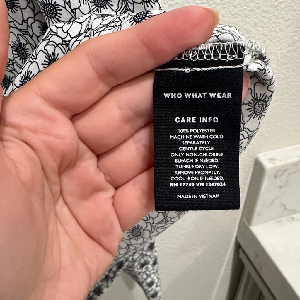 Who What Wear Black and White Floral Patterned Button Down Shirt - Image 6