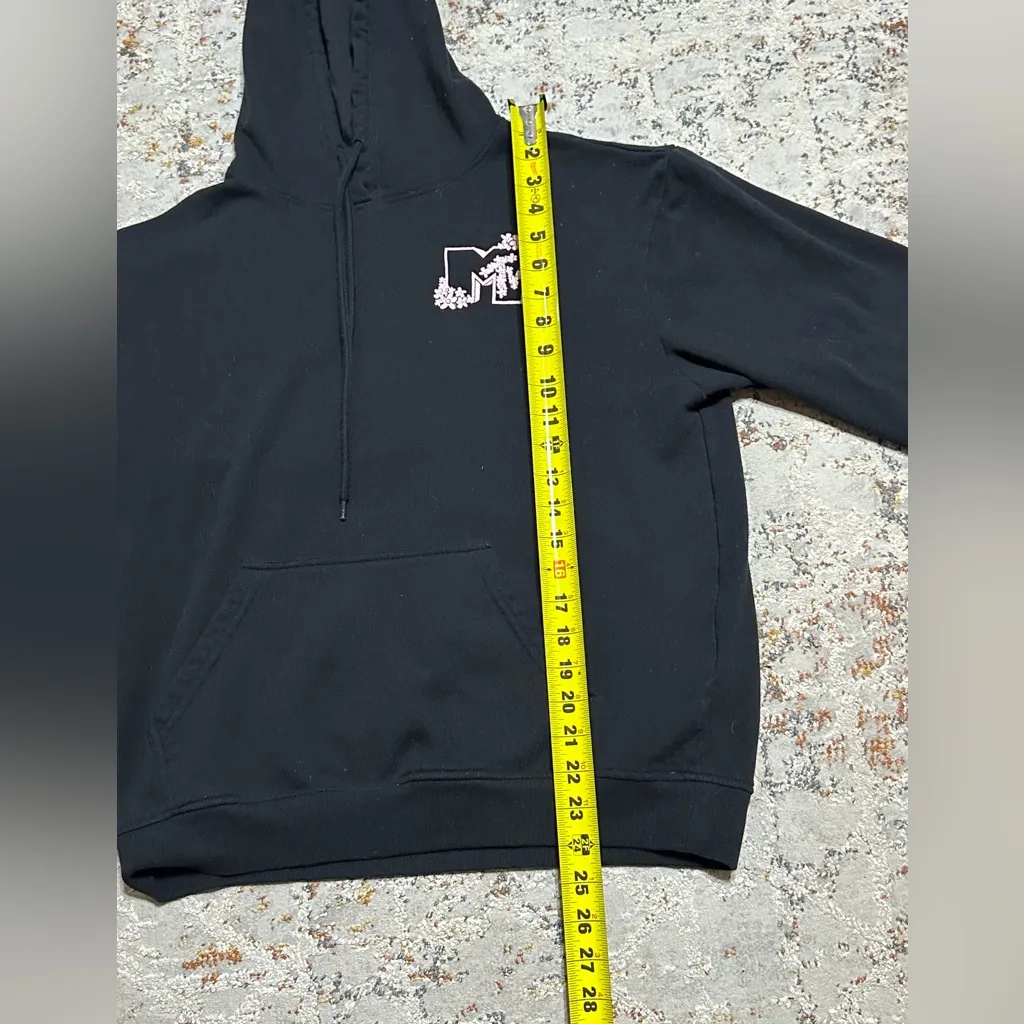 MTV Boyfriend Black Skull Music Television Hoodie Size Medium - Image 5