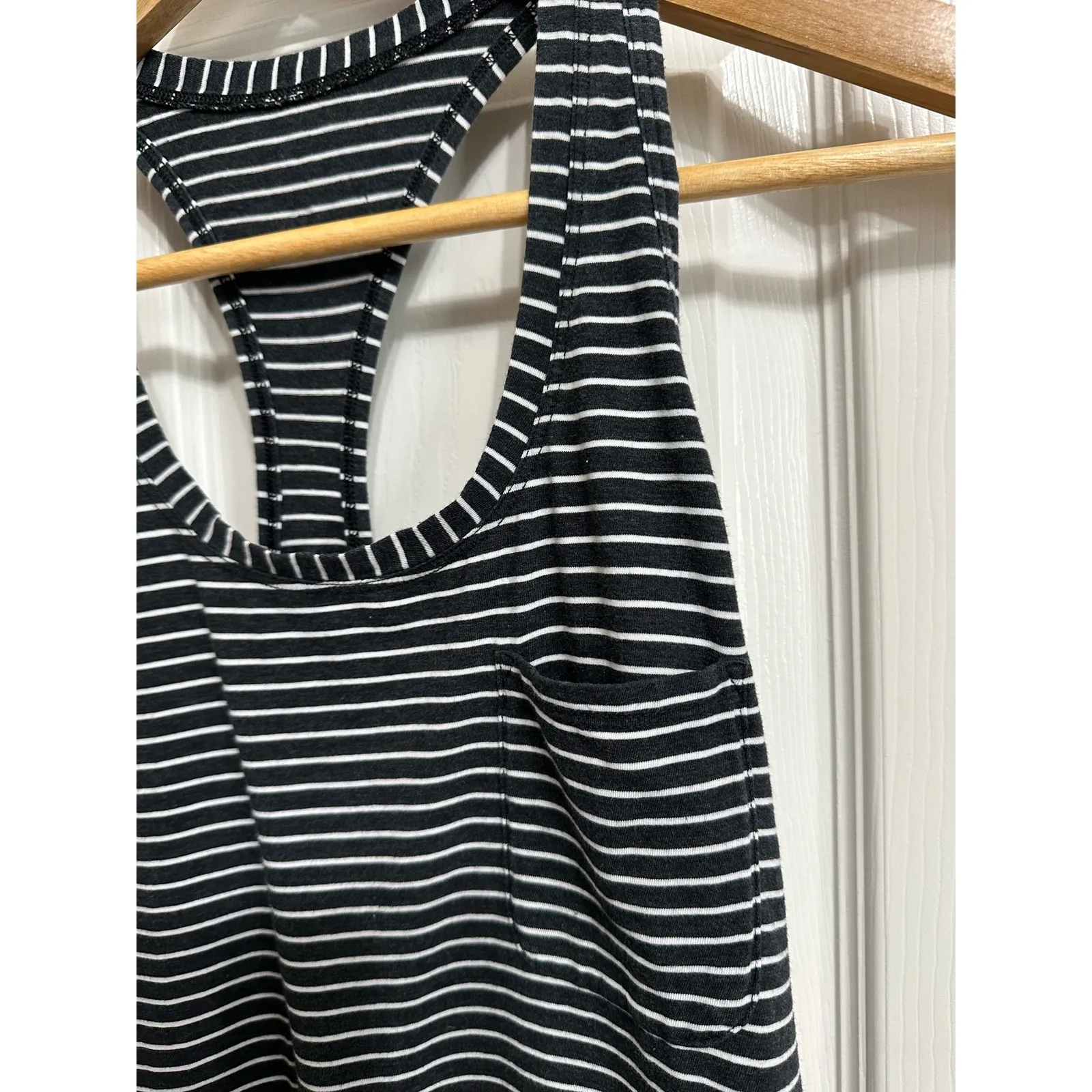 Lululemon women's‎ grey white striped racerback size 8 - Image 2