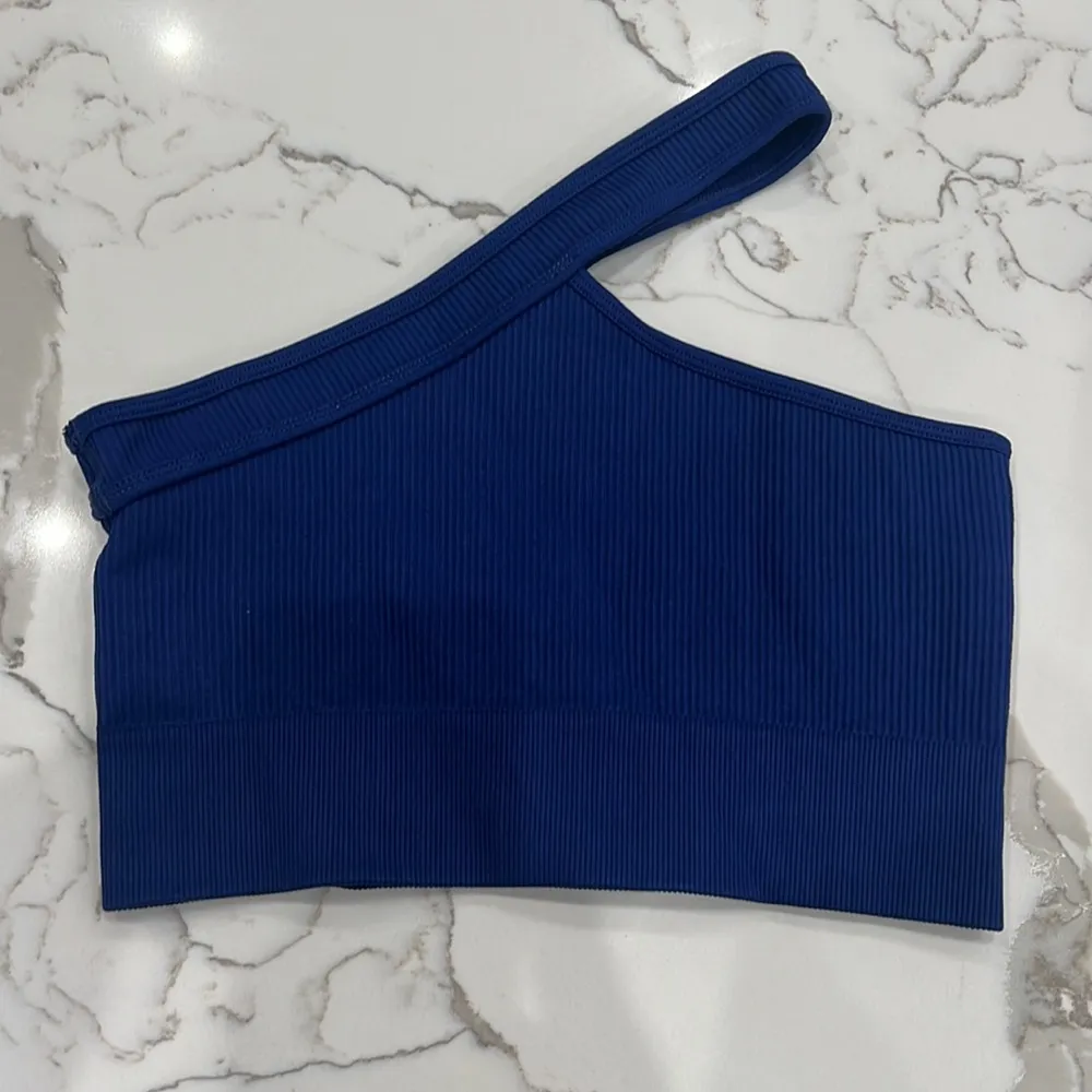 Pechee Bum Sports Bra Size M - Image 2