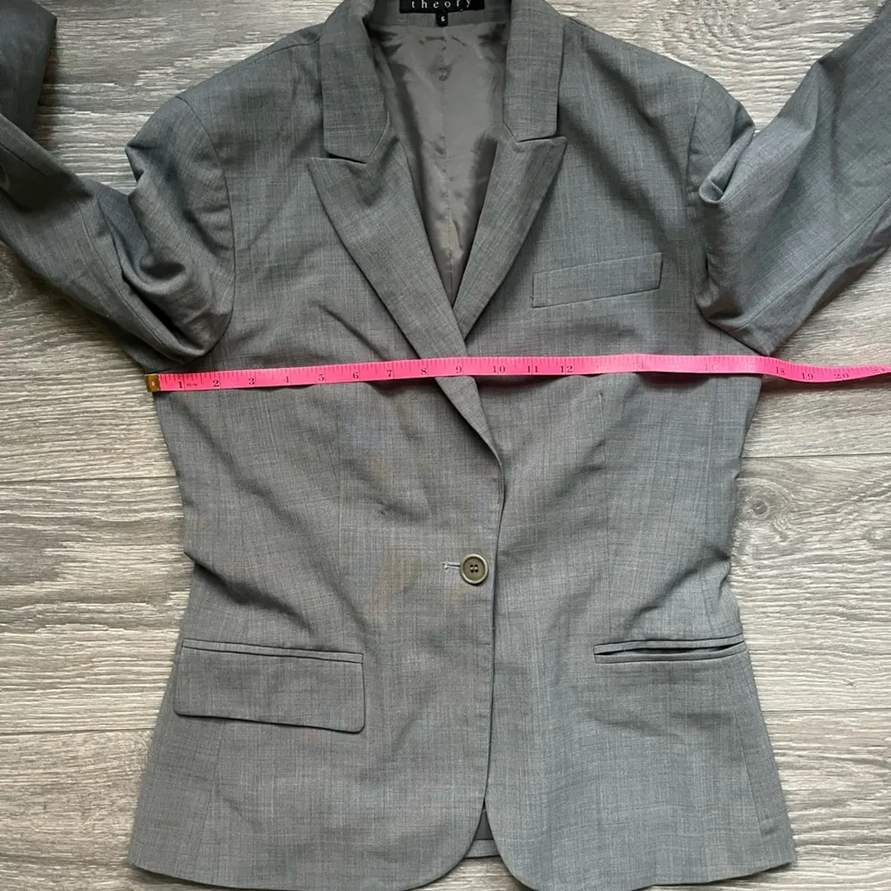 Theory Gray Wool Blend Tailored Single Button Shoulder Pads Career Blazer Size 6 - Image 7
