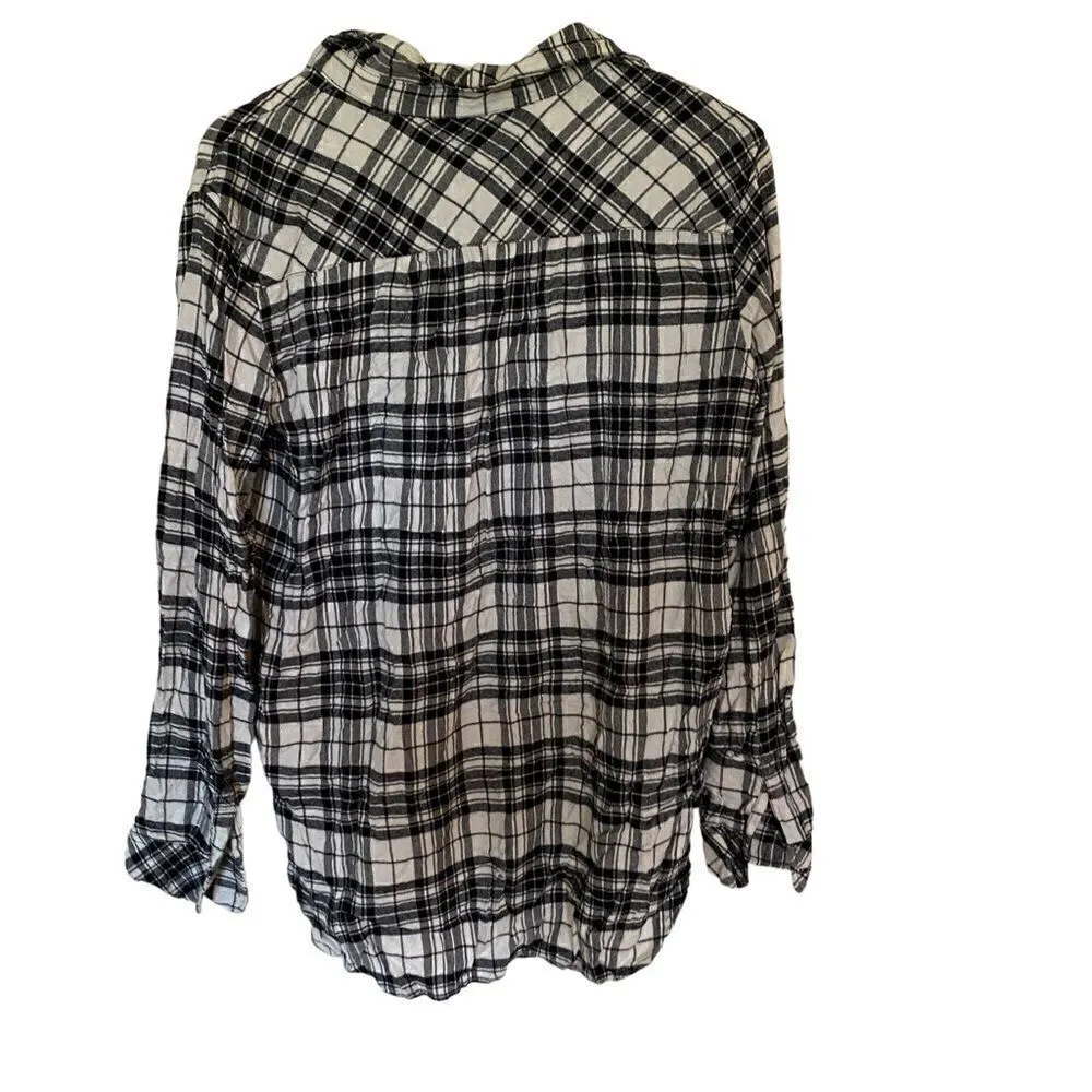 Gap
small black white flannel button up - Image 6