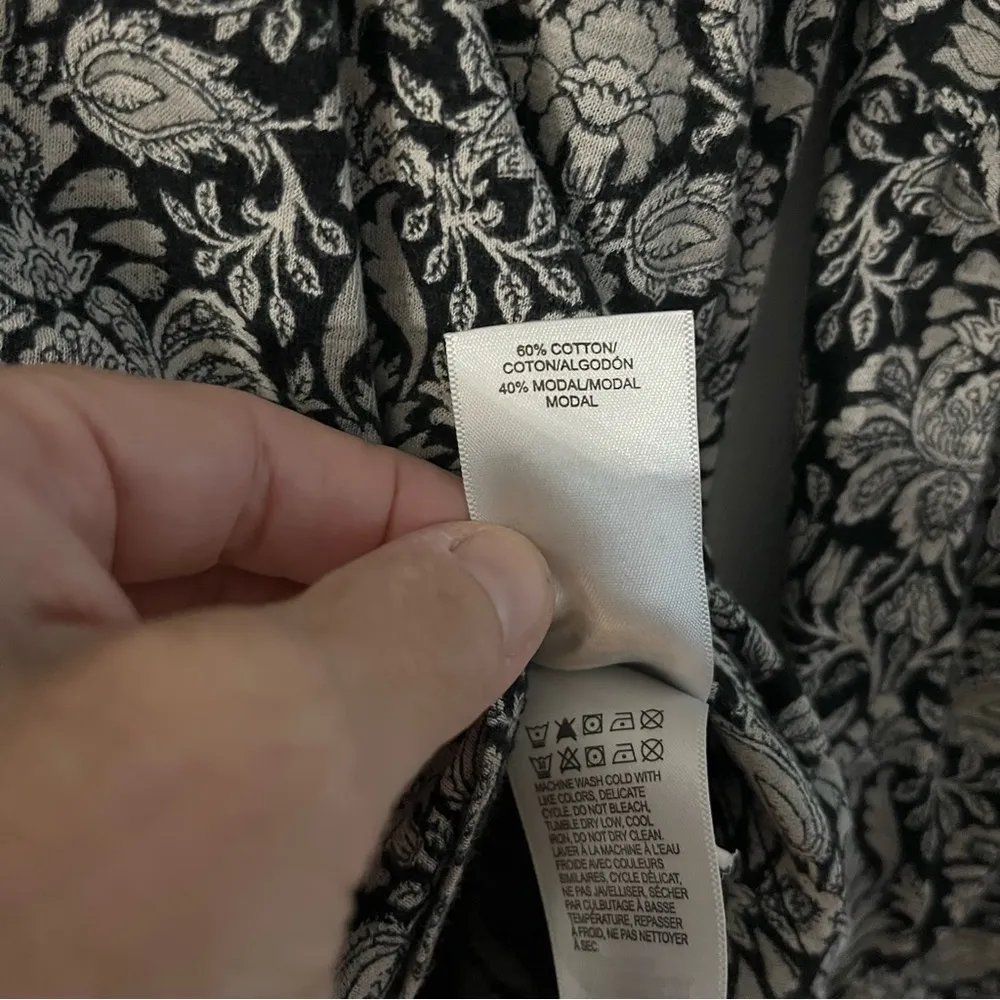 Lucky Brand Black and White knit top - Image 5