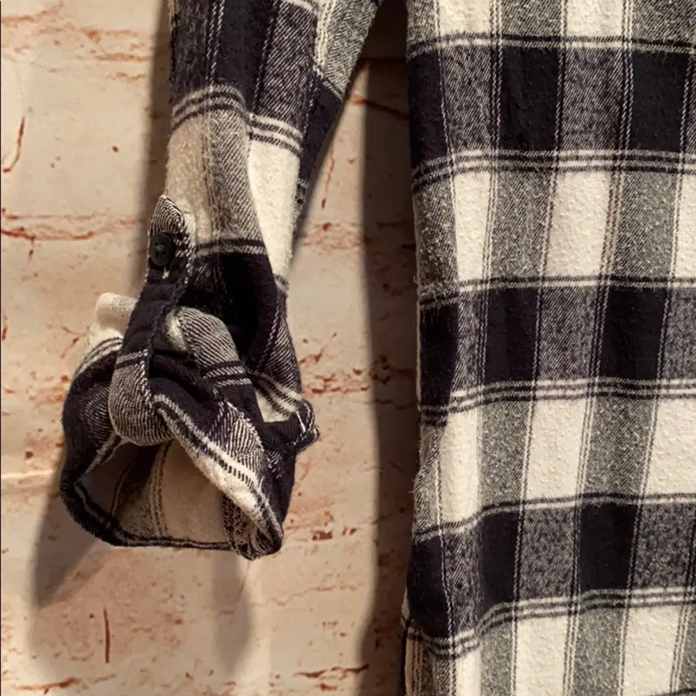 Gap picnic plaid long sleeve flannel S roll up tab - Image 8