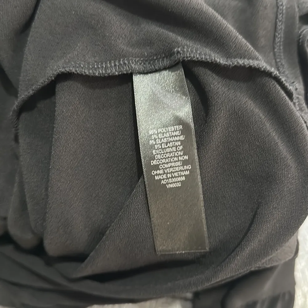 Adrianna Papell Dotted Mesh Ruffle Yoke Top Black Sheer Upper Bishop Puff Sz M - Image 10