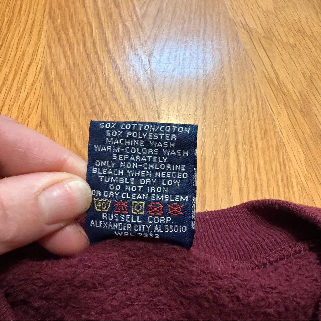 Vintage 90’s H.I.S Crewneck Sweatshirt Burgundy Embroidered Blue Hearts Sz L Red Size L - Image 4