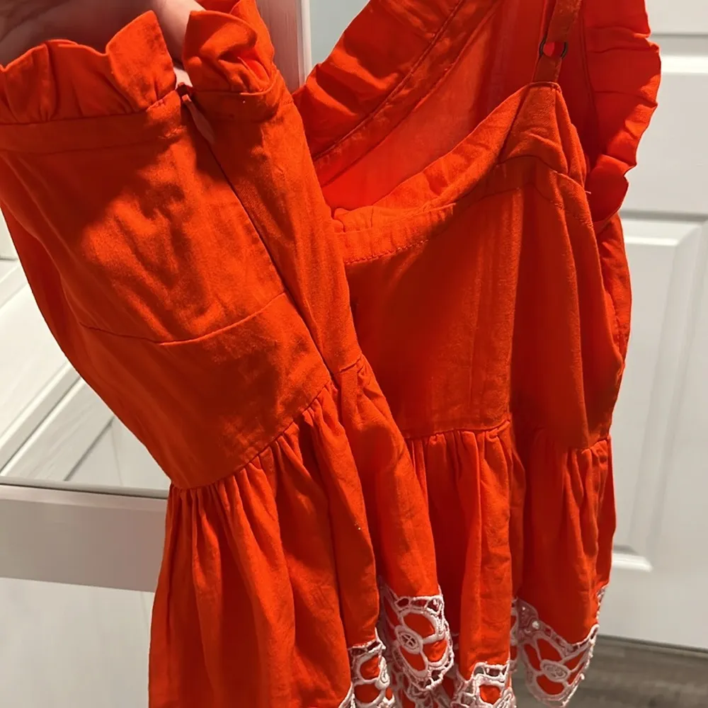 CLEOBELLA Red Peplum Ruffle Neckline, White Floral Trimmed Tank Top, Size XS - Image 6