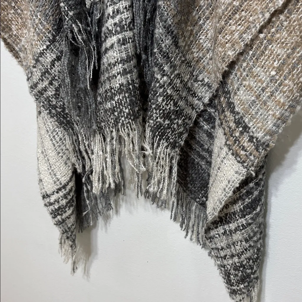 Cejon Beige Grey Tweed Blanket Poncho Wrap W/ Faux Leather Toggle One Size Gray Size undefined - Image 6