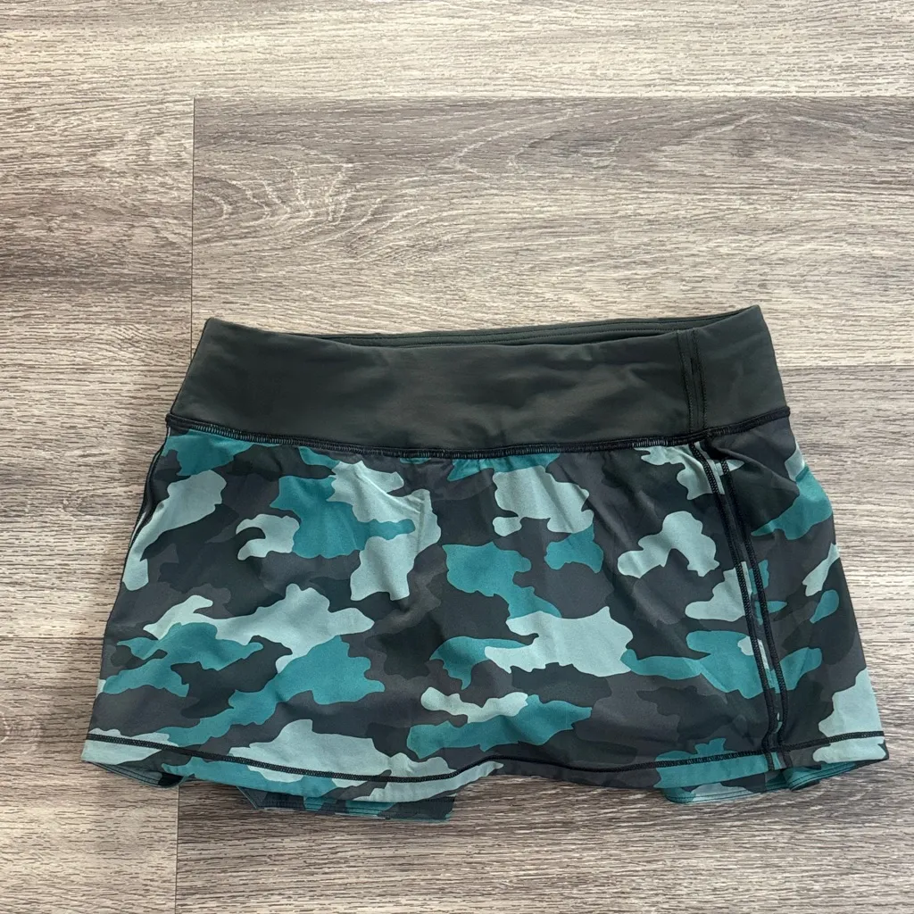 lululemon Green Camo Women's Skort Size 6 - Image 2