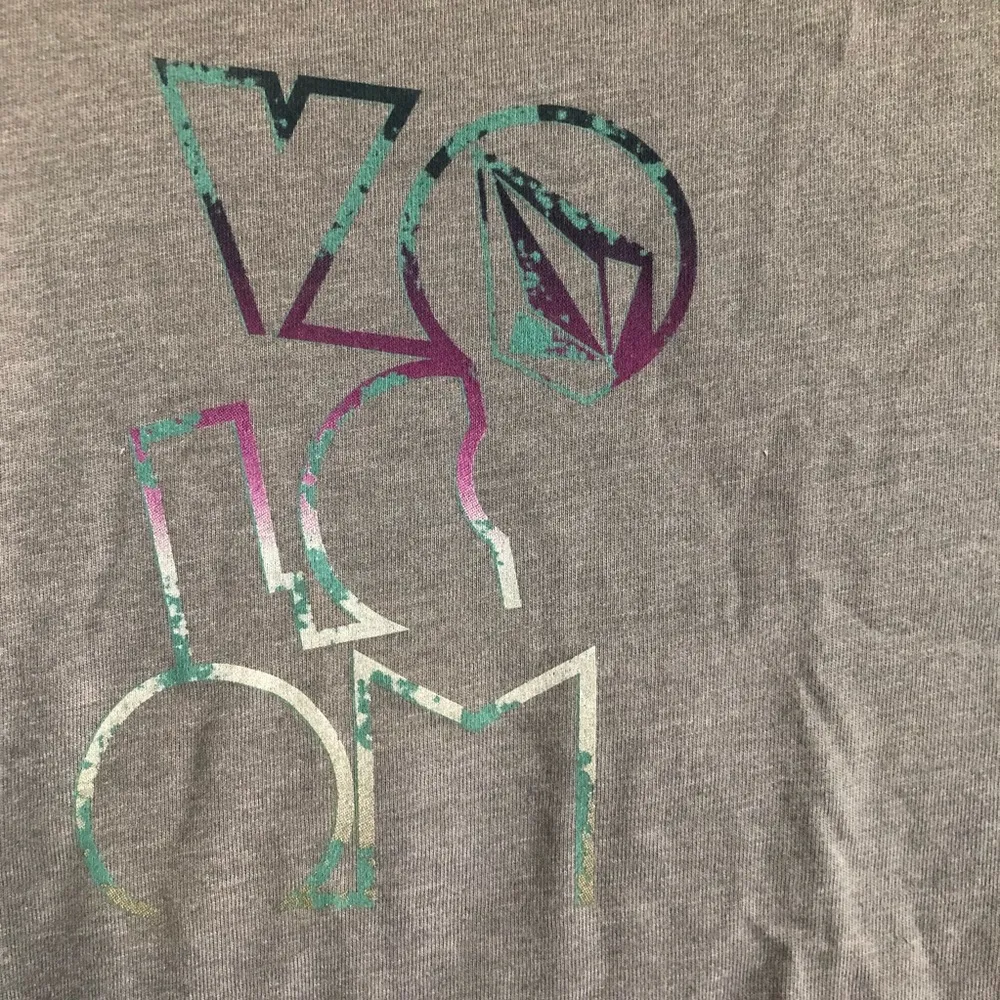 Volcom Grey Tee. Size Medium - Image 4