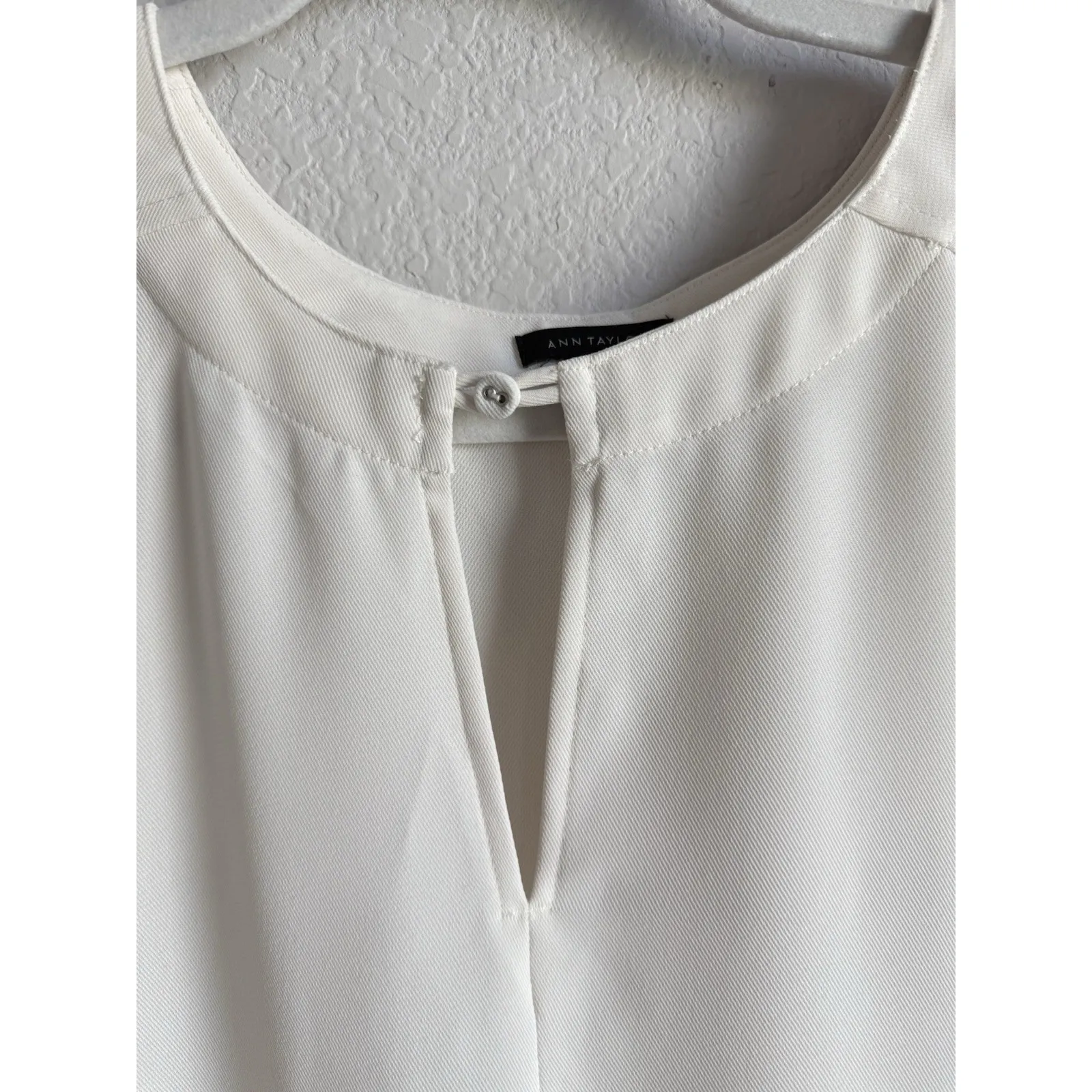 Ann Taylor Women's Wide Dolman Sleeves Ivory Top Blouse Size Large Casual Office - Image 4