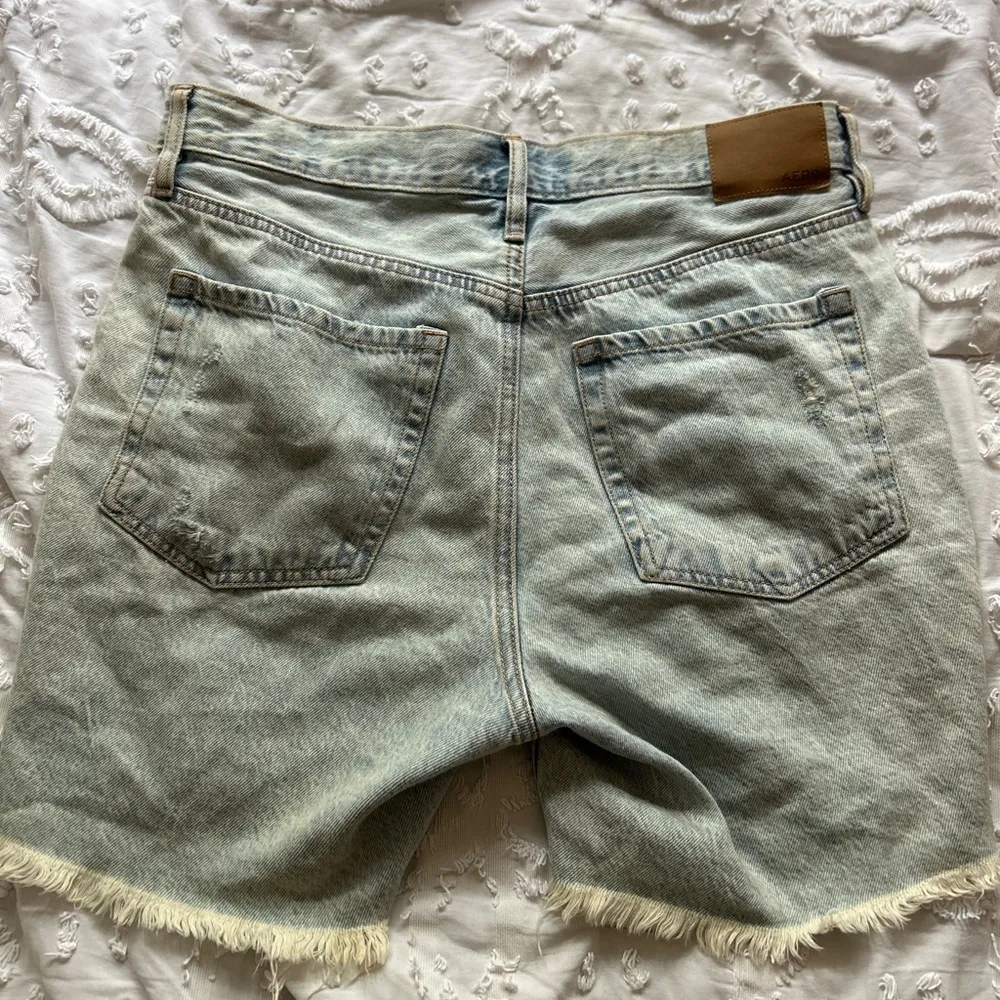 Size 6 Light Blue Long Frayed Jean Shorts - Image 4