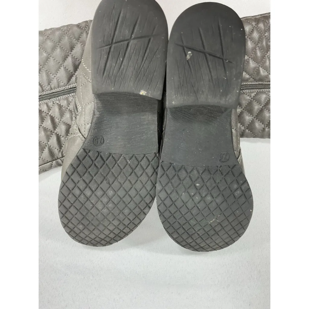 Womans RB Lily Knee High Quilted Riding Boots 7.5 Taupe Side Zip Buckle Accent - Image 8