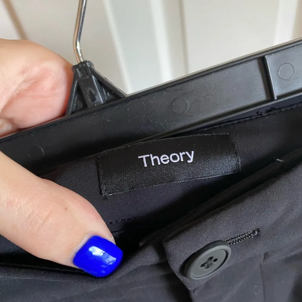 Theory Black dress pants size 30/10 work wear business casual straight leg - Image 3