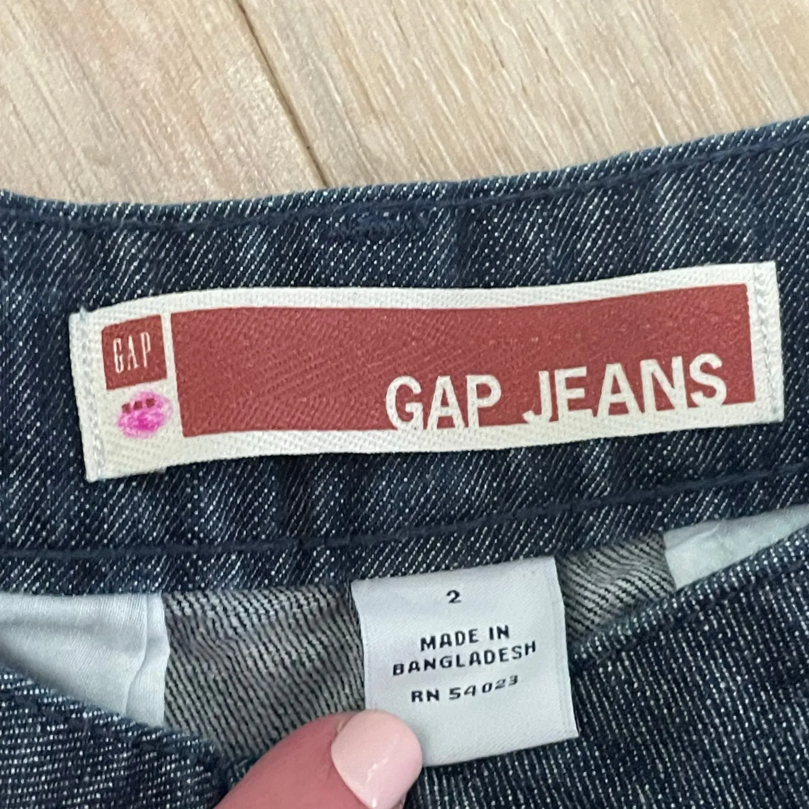 Vintage Gap Jeans Y2K Denim Shorts Womens Size 2 Dark Wash Cuffed - Image 2