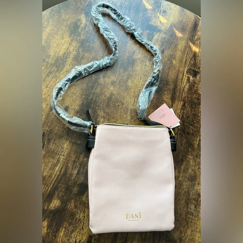 Danielle Nicole DANI by  | ladies Disney, Minnie Mouse crossbody handbag. - Image 7