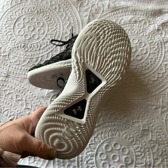 Under‎ Armour Curry Flow 9
Sesame Street The Count WOMENS 9.5 - Image 3