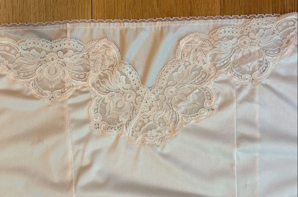 Vtg Olga Slip Dress Knee Length Cream NWT Deadstock Size Small White - Image 3