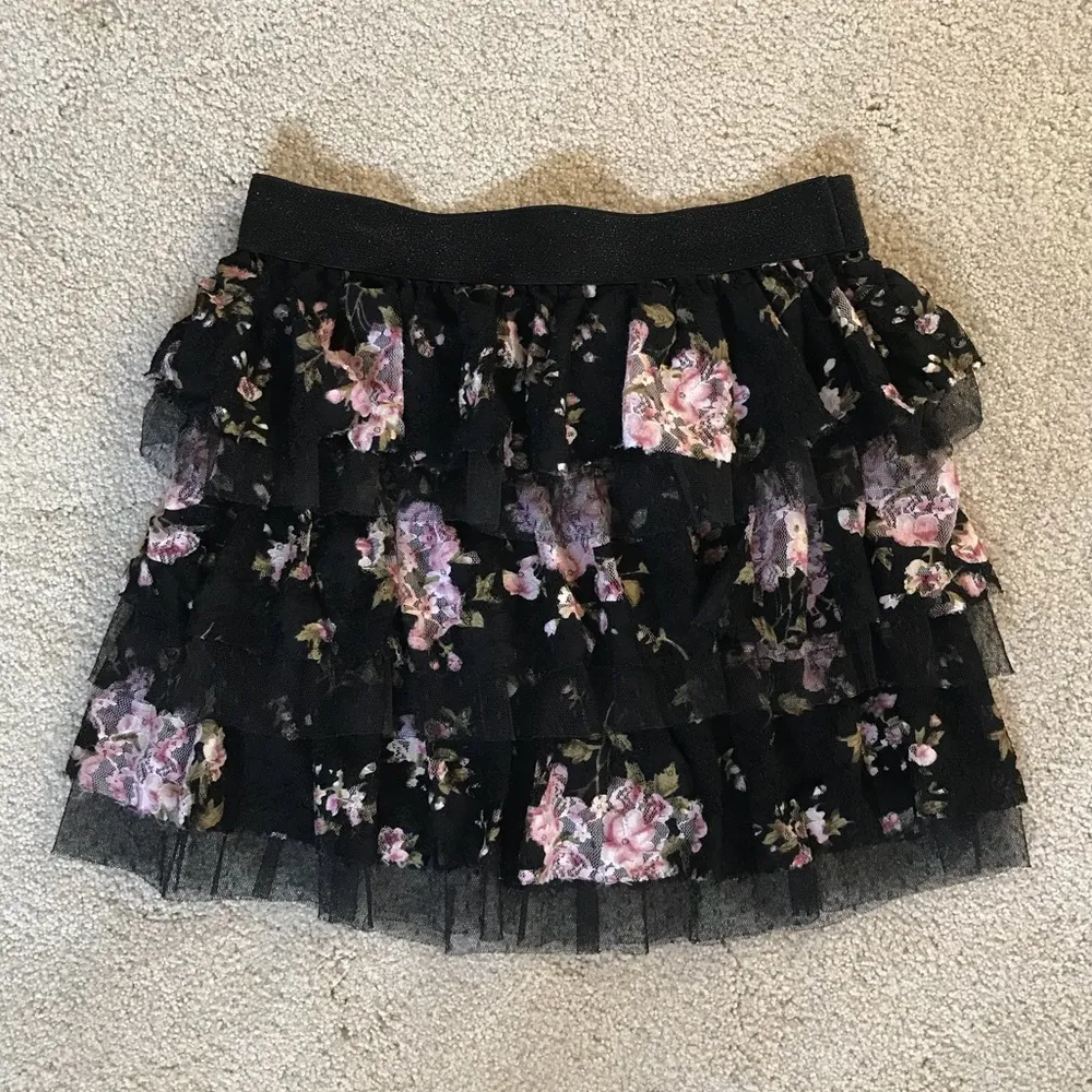 2 cute 36.5 brand black floral ruffle mini skirt - Image 2