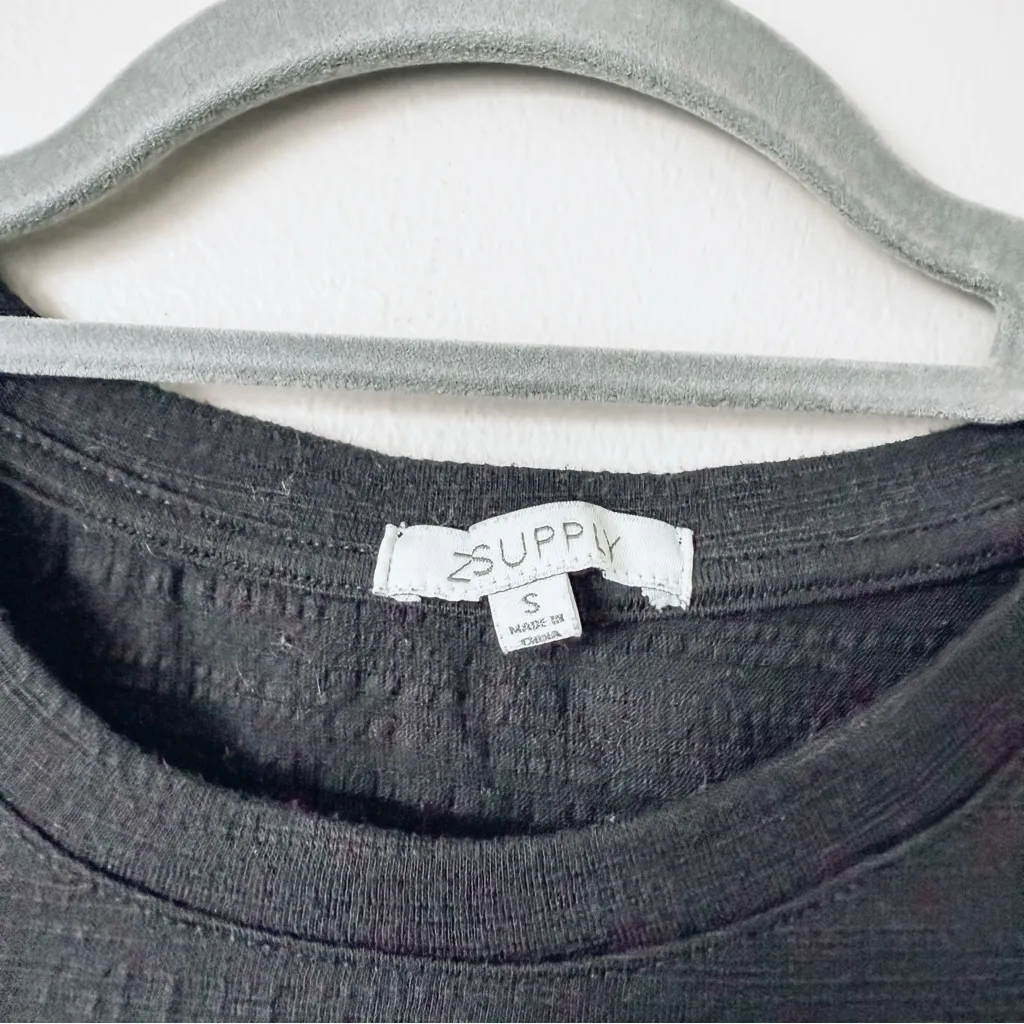 Black Sleeveless Top - Image 2