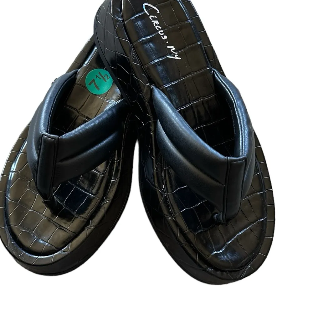 NEW Circus by Sam Edelman Women's Laina Soft Thong Platform Sandals - Image 4