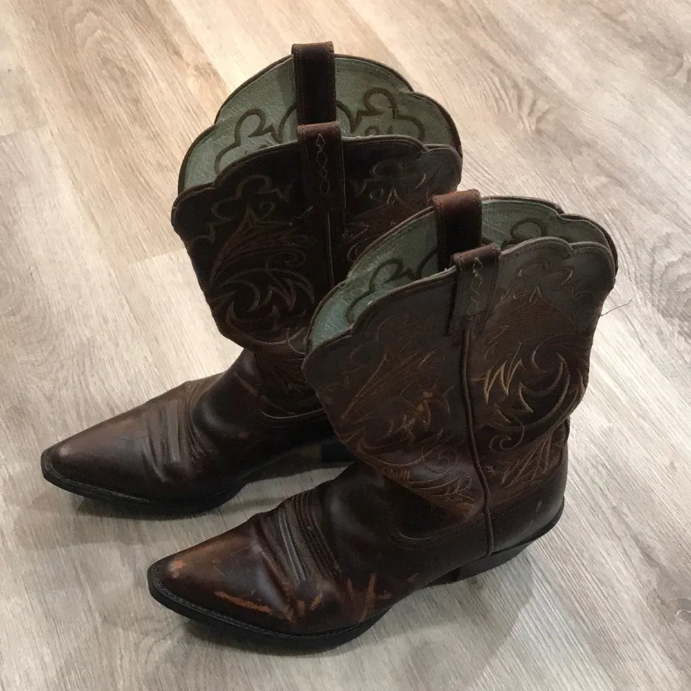 Ariat Snip Toe Brown Leather Cowgirl Boots Scallop - Image 14