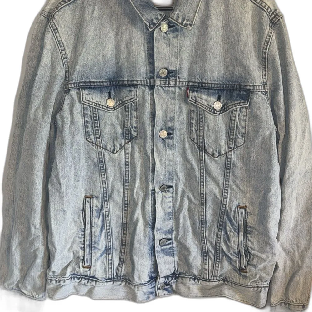 Levi's Mens Trucker Jacket Denim Pretty City Light Wash Cotton Button Up XL - Image 2