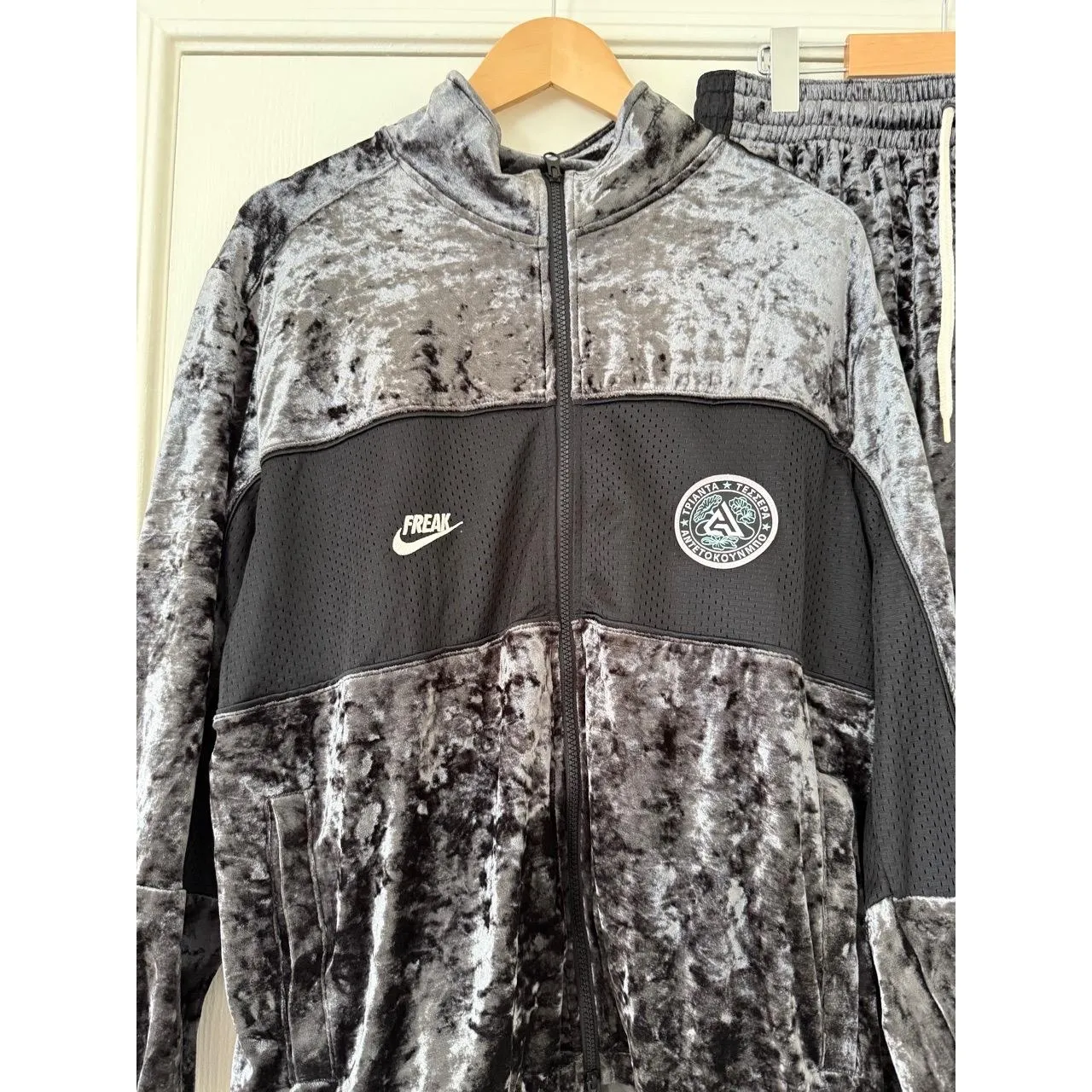 Nike Giannis Freak Velour Tracksuit Set Medium - Image 4