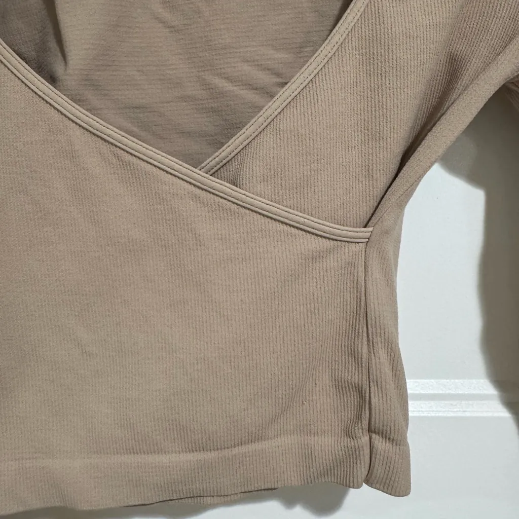 NIKIBIKI Crossover Cropped Top - Image 3