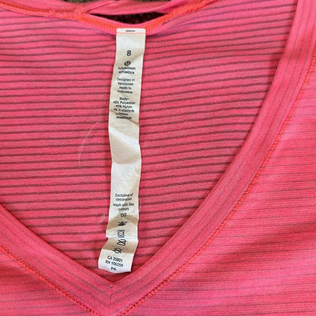 Lululemon Athletica V Neck SS Tee, Size 8, EUC - Image 7