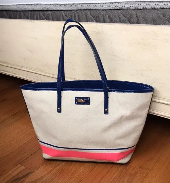 Vineyard Vines Purse - Image 4