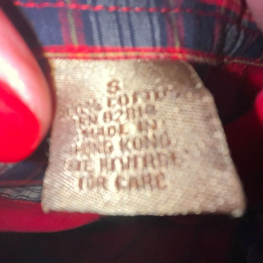 Mountain Lake red button down small‎ - Image 4