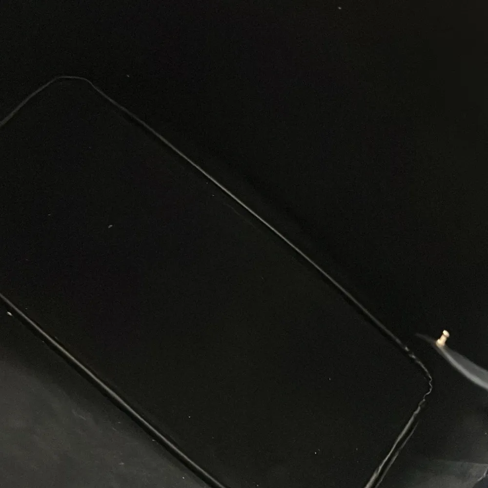 Ferragamo Charming Medium Leather Tote Bag in Black, New with Tag - Image 11