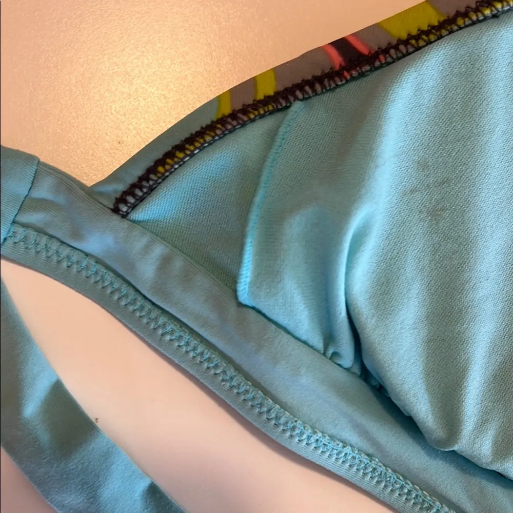 Athleta Colorful Women's Swim  Bikini Top - Image 5