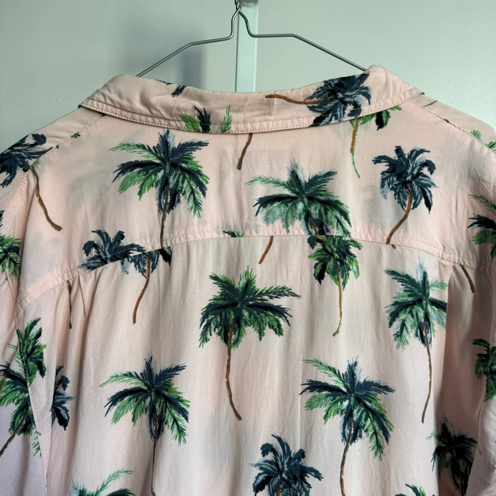 Urban Outfitters Palm Tree Print Button Up Shirt Short Sleeve‎ Medium - Image 8