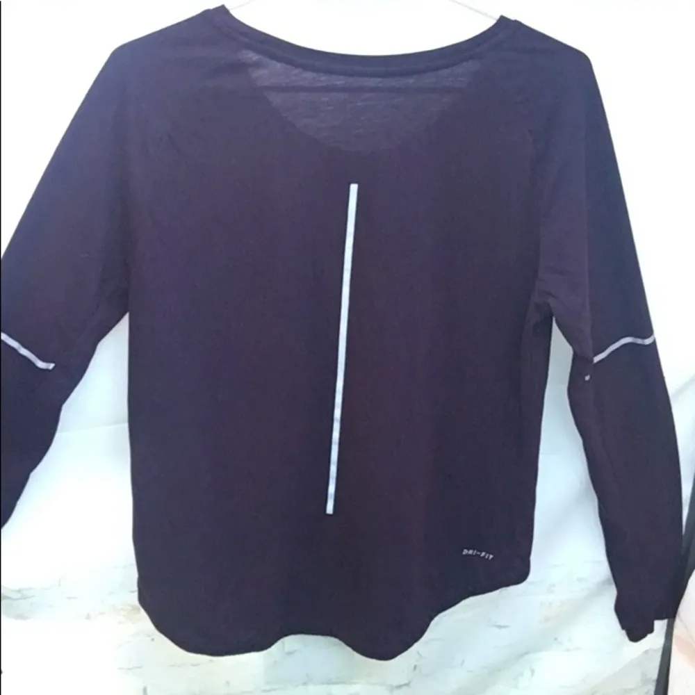 Women’s Nike Dri-FIT Reflective Running Long Sleeve Crew Shirt - Image 5