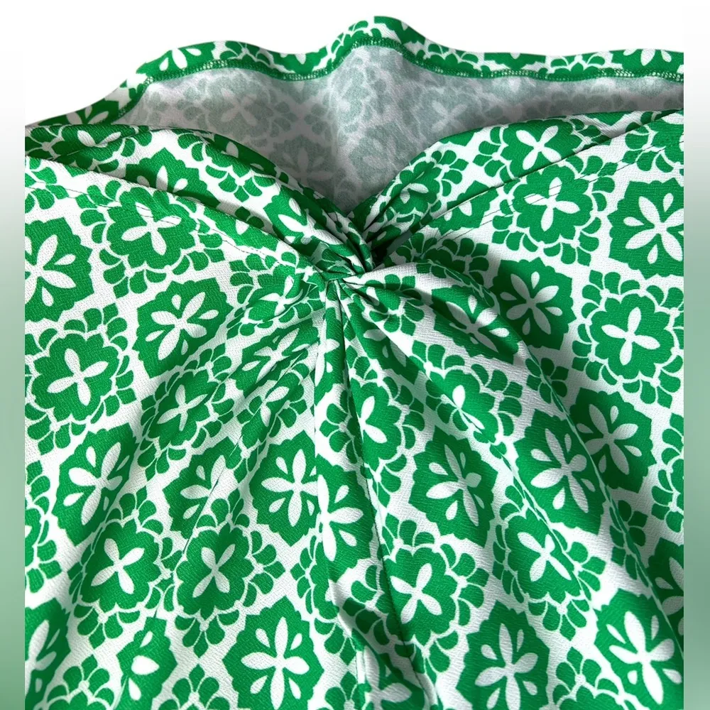 NWT‎ Remi James NYC Women’s Green White Floral Print Wrap Long Sleeve Top Large - Image 4