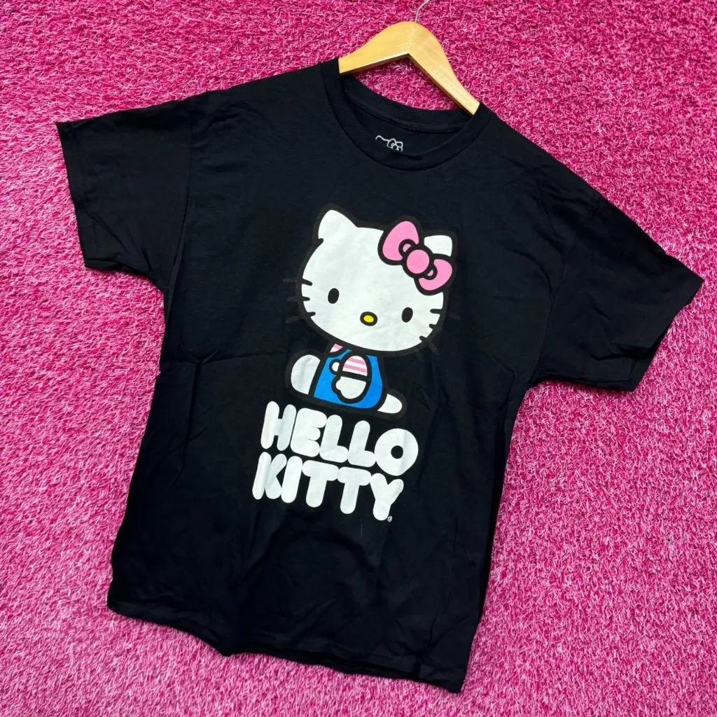 Hello Kitty Sitting Sideways Kawaii Anime Sanrio Tee M - Image 3