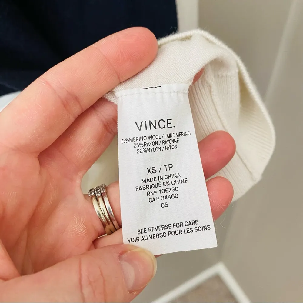 Vince Colorblock V-Neck Long Sleeve Top Navy/Off White Sz XS - Image 5